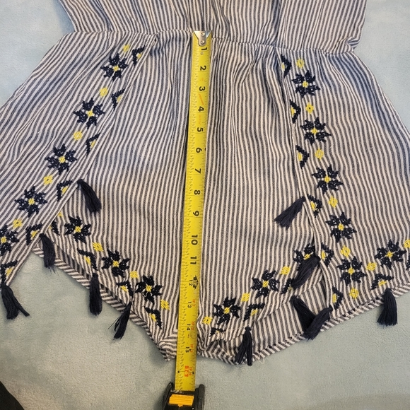 ✨️3 for $15✨️Topshop pinstripe floral embroidered romper - sz 4-6 - Picture 3 of 11
